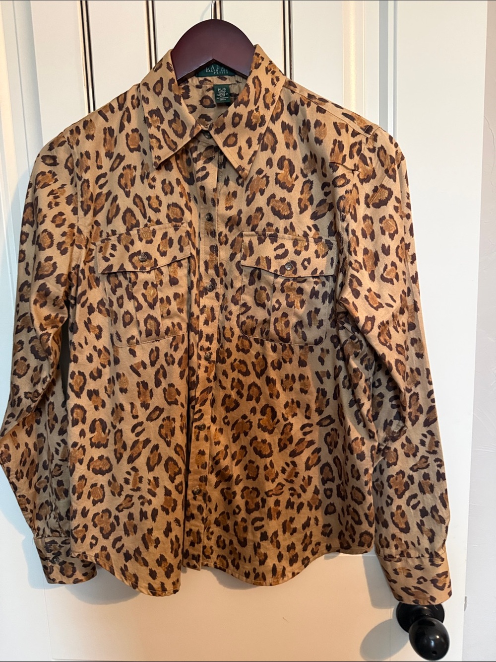 Ralph Lauren Leopard-Print Button up in Tan & Brown. Elegant Excellent Condition